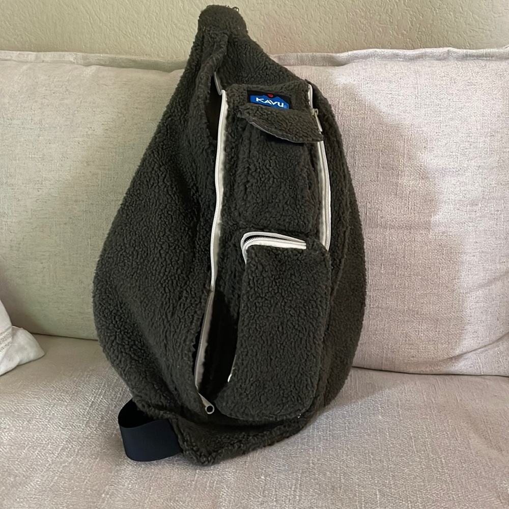 KAVU Army green Sherpa rope sling bag